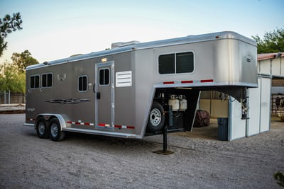 WHAT DO YOU KNOW ABOUT HORSE TRAILER WINDOW？